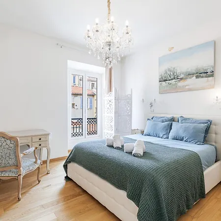 Sicardi - Elegant In Old Town