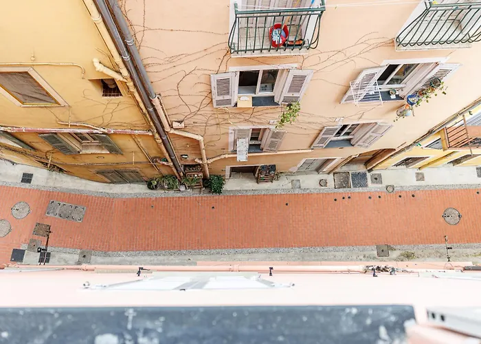 Sicardi - Elegant In Old Town Menton