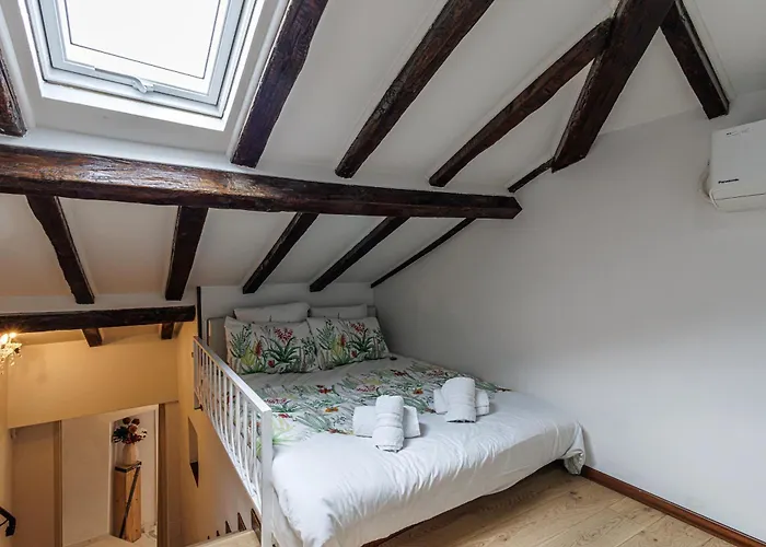 Sicardi - Elegant In Old Town Apartment *