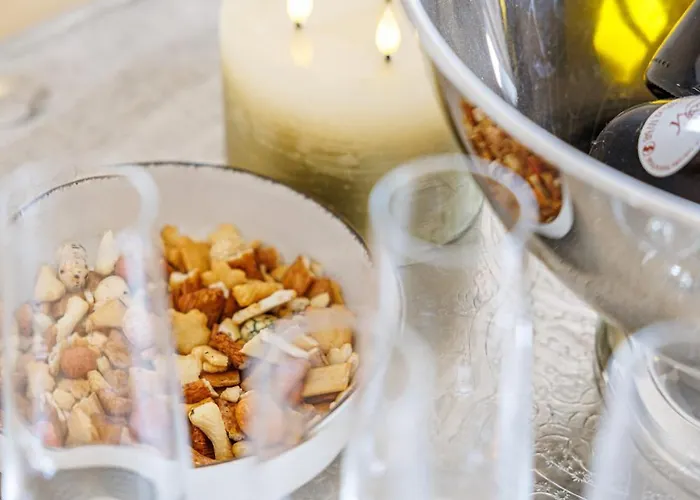 Sicardi - Elegant In Old Town *